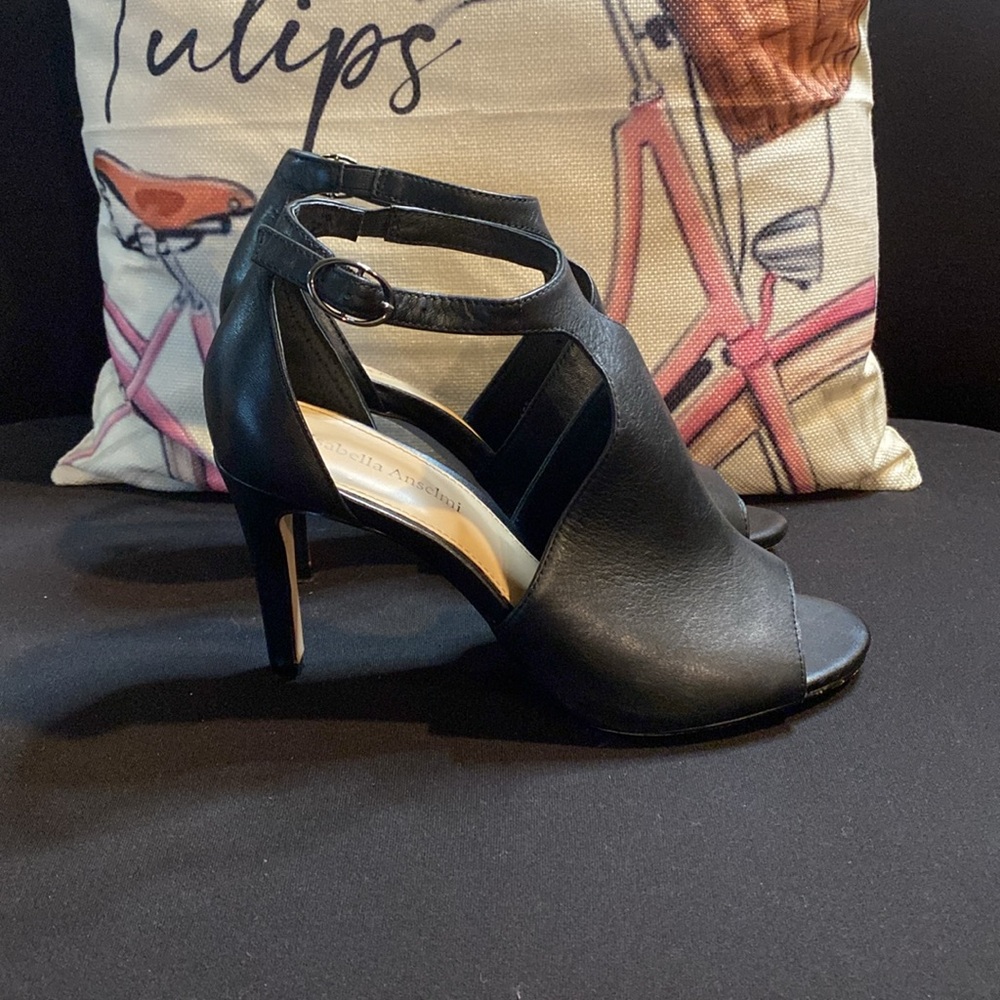 EUC Isabella Anselmi Heeled Shoes